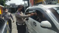 Polsek Sananwetan Polres Blitar Kota melaksanakan patroli bermotor protokol kesehatan masyarakat (Pamor Keris) dalam rangka penegakan prokes di Masyarakat.