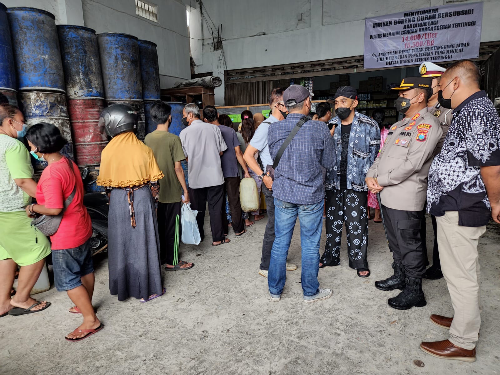 Kapolres Blitar Kota Bersama Disperindagin Sidak Distributor Minyak Goreng