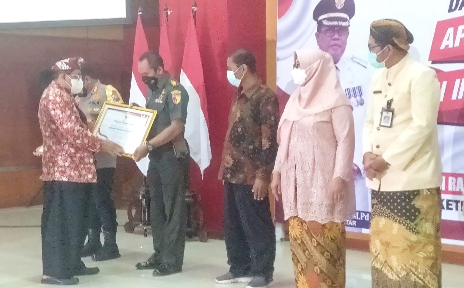 Lembaga Insan Penanganan Covid 19 Dapat Penghargaan dari Walikota Blitar