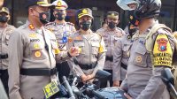 Terjunkan Basudewa, Polres Blitar Kota Kampanyekan Percepatan Vaksinasi Booster Door To Door