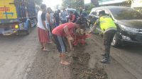 Pasir Tumpah Yang Ada Di Sepanjang Jalan Raya Blitar Kediri Desa Kalipucung