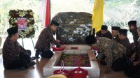 Peringati Harkopnas Dinas Koperasi Kota Blitar Ziarah Ke Makam Bung Karno