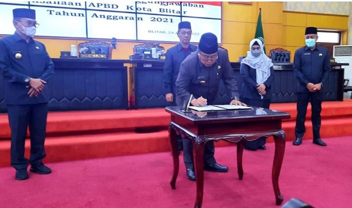 DPRD Kota Blitar Gelar Rapat Paripurna Penetapan Raperda Pertanggungjawaban Pelaksanaan APBD Kota Blitar TA 2021