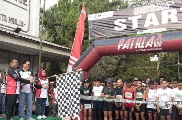 Pjs Bupati Blitar Berangkatkan Peserta Trail Run 081 De Blitar Explorer