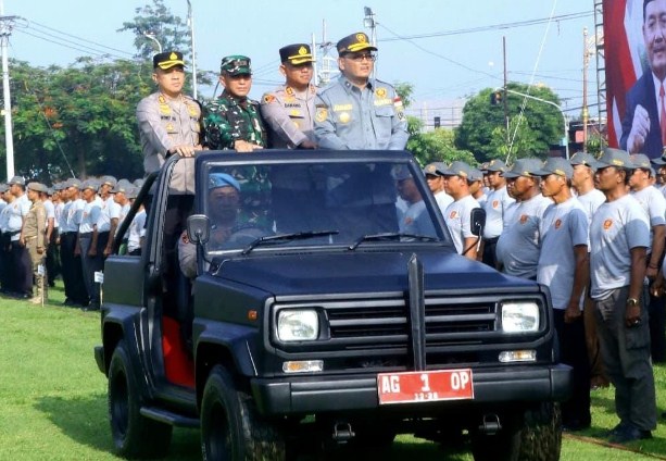 Pjs Bupati Blitar Pimpin Apel SATLINMAS Pilkada Tahun 2024